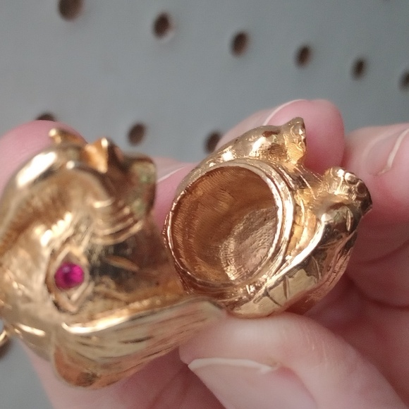 Elephant Locket With Chain - Picture 3 of 6